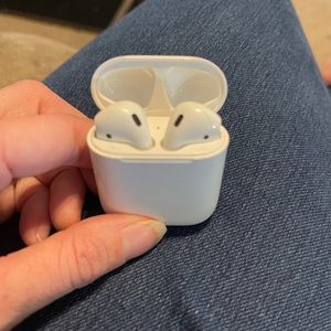 Apple AirPods